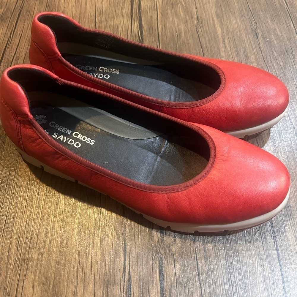 Green Cross By Saydo Loafers Arch Support And Comfort Size 7 Red